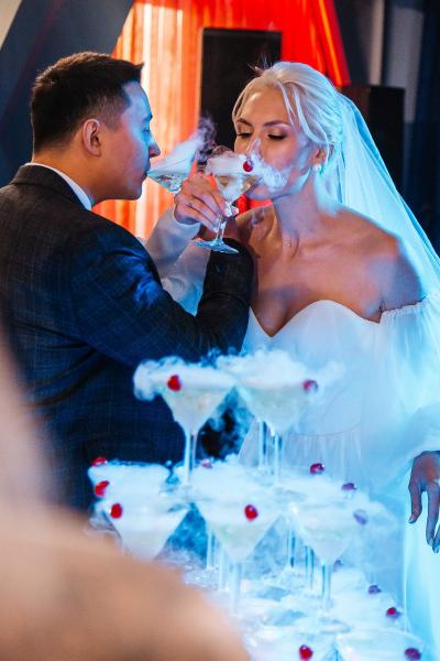 Горка из бокалов с шампанским. Красноярск. Москва.