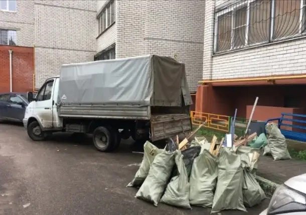 Вывоз мусора с грузчиками Барнаул. Утилизация мебели
