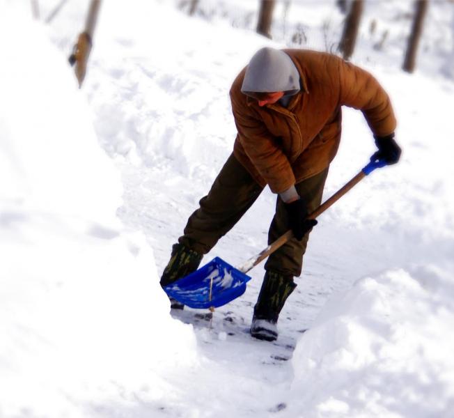 Владимир:  Уборка снега льда разнорабочие