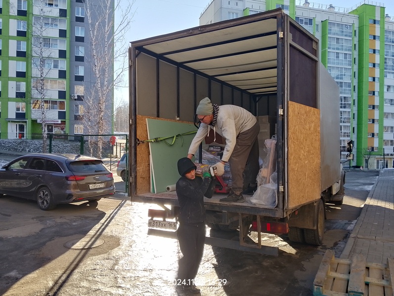 Грузчики. Подъём строительного материала. Разгрузка стройматериалов. Грузчики. Подъём строительного материала. Разгрузка стройматериалов.