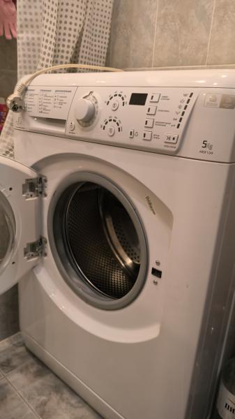 Алексей:  Ремонт стиральных машин, водонагревателей и духовых шкафов.