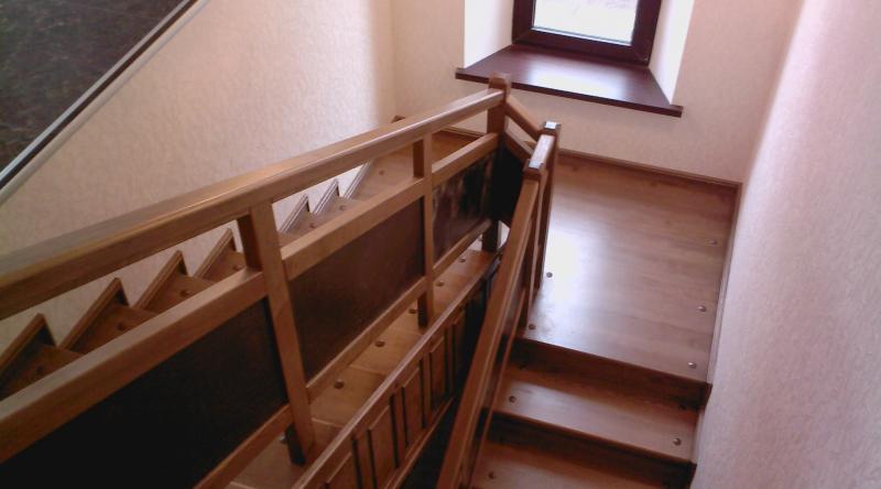 Столярная мастерская:  Изготовление лестниц из дерева