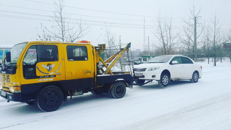 Эвакуатор с частичной погрузкой автомобиля газель