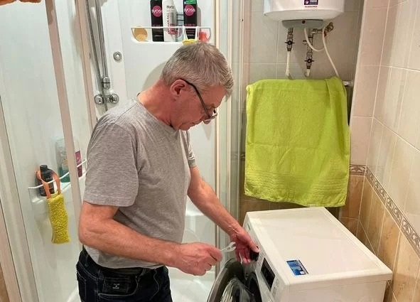Артем:  Частный мастер по ремонту стиральных машин