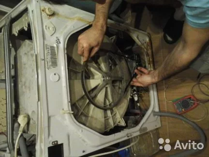 Виктор Мещеряков:  мастер по стиральным машинкам