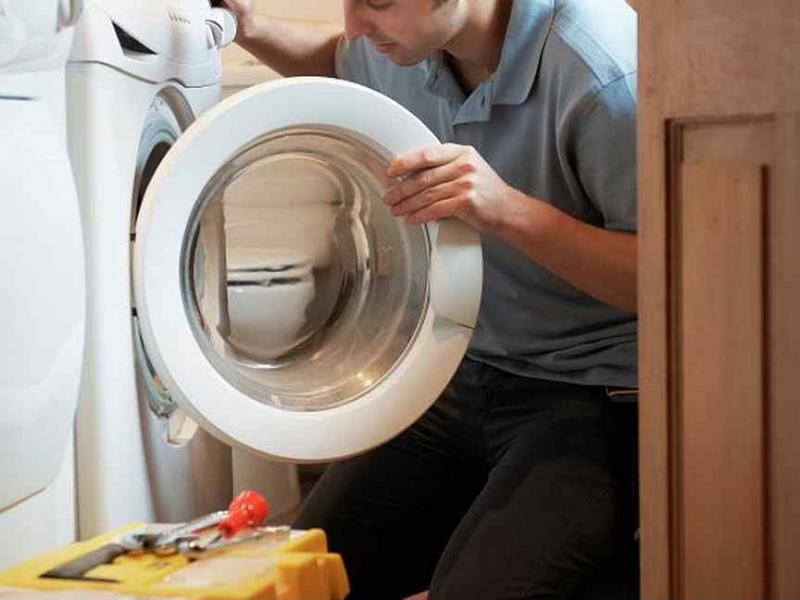 Андрей Ремезов:  Выездной мастер по стиральным машинам