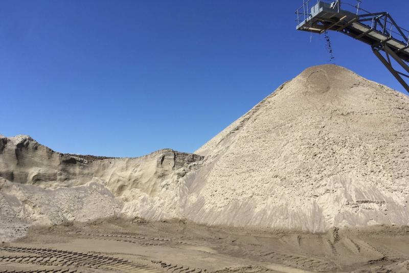 Интерра:  Песок мытый, первого класса, с доставкой от тонны