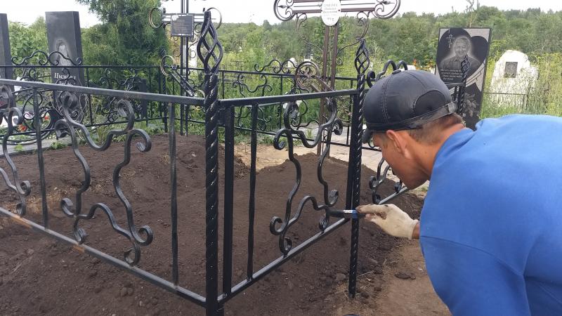 Виталий:  Уход за могилами в Барнауле
