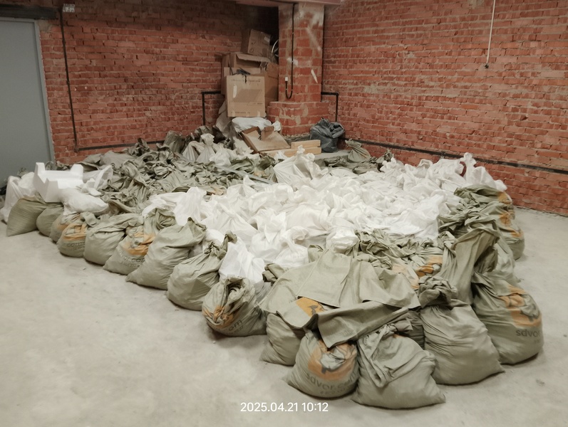 Вывоз строительного мусора. Загрузка КАМАЗА. Вывоз строительного мусора. Загрузка КАМАЗА.