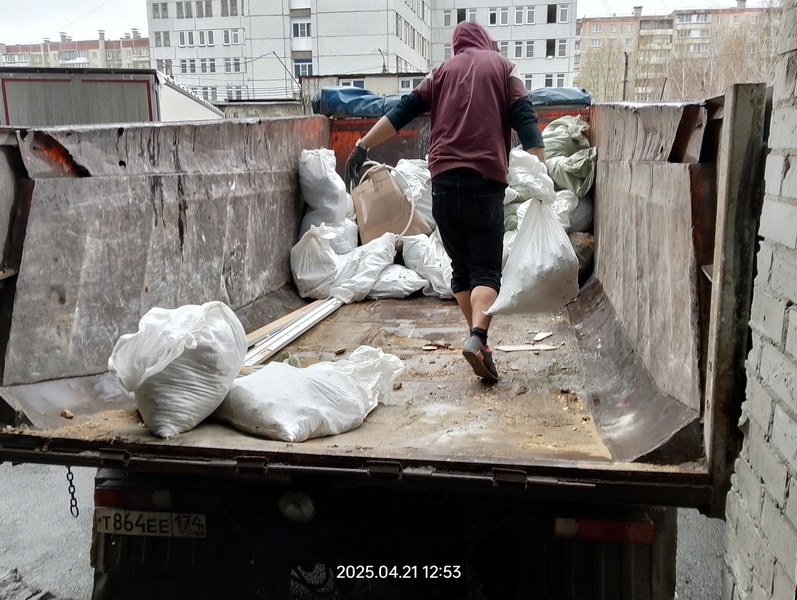 Вывоз строительного мусора. Загрузка КАМАЗА. Вывоз строительного мусора. Загрузка КАМАЗА.