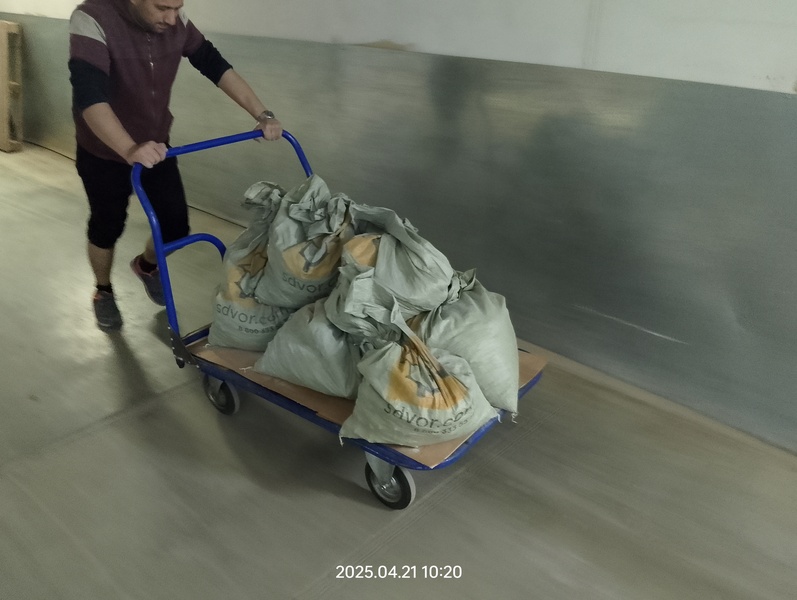 Вывоз строительного мусора. Загрузка КАМАЗА. Вывоз строительного мусора. Загрузка КАМАЗА.