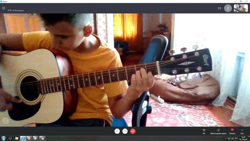 Алексей:  Уроки на гитаре 