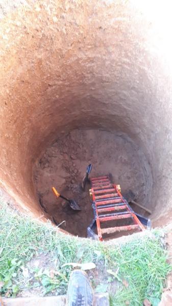 Роман:  Недорогая канализация из бетонных колец