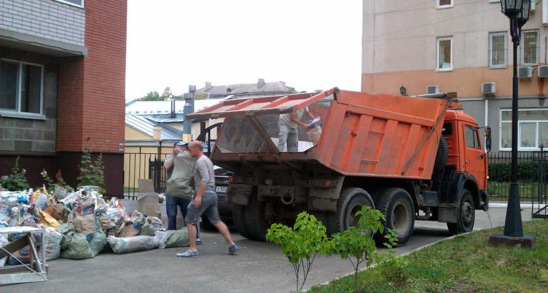 Сергей :  Вывоз мусора в Краснодаре Газели Контейнеры Самосвалы