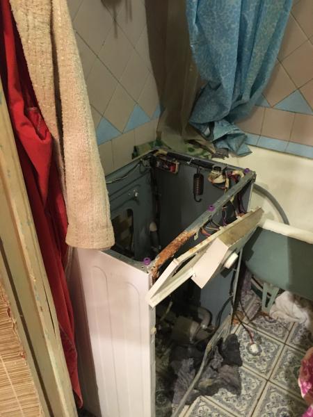 Вадим:  Ремонт стиральных машин и холодильников на дому