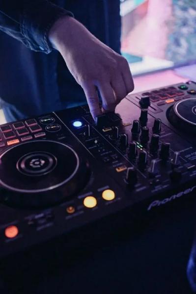 Марк Китаев:  Ивент DJ | Диджей на мероприятие | Саратов и Саратовская обл