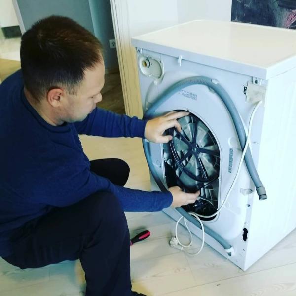 Мастер Михаил:  Ремонт стиральных машин,электроплит,духовых шкафов  на дому