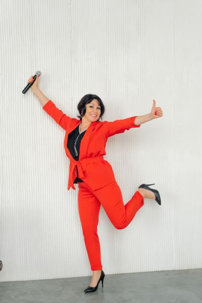 ведущая на юбилей