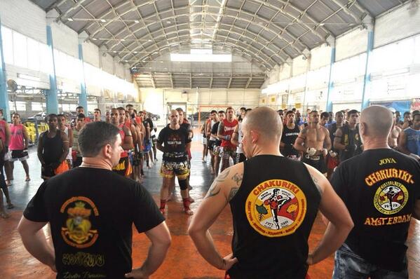 Олег:  Тренер по кикбоксингу и тайскому боксу
