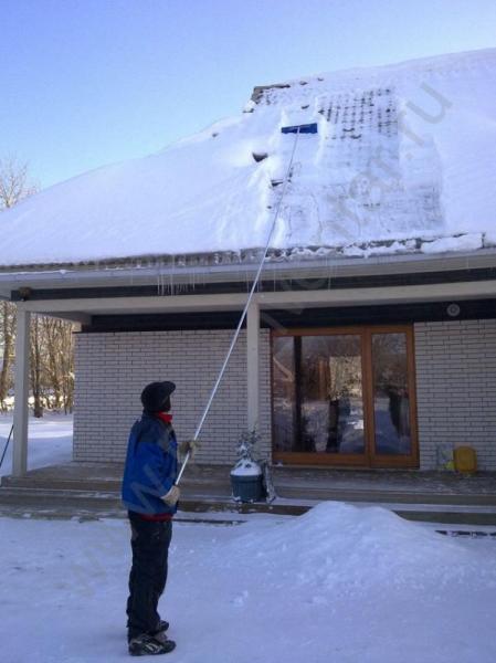 Евгений:  Сброс снега с крыш, уборка снега, вывоз снега