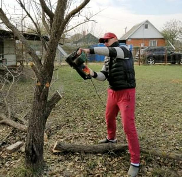 Юрий В:  Разнорабочие Грузчики Уборка територии Демонтаж Копка