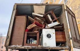 Кирилл:  Утилизация вывоз и погрузка старой мебели, демонтаж 