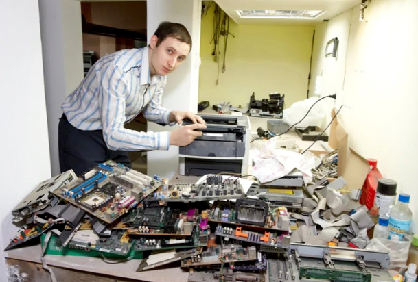 Алейсей:  Компьютерная помощь - ремонт компьютеров и ноутбуков.