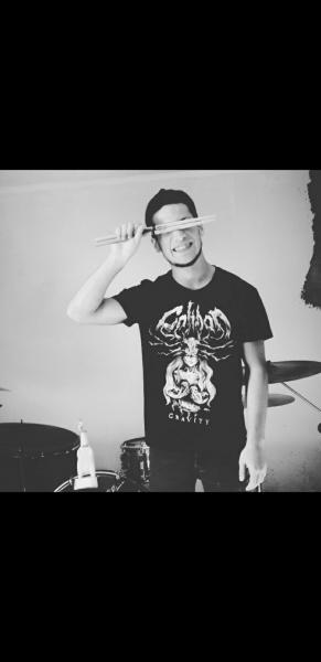 Даниил:  Индивидуальные уроки на барабанах