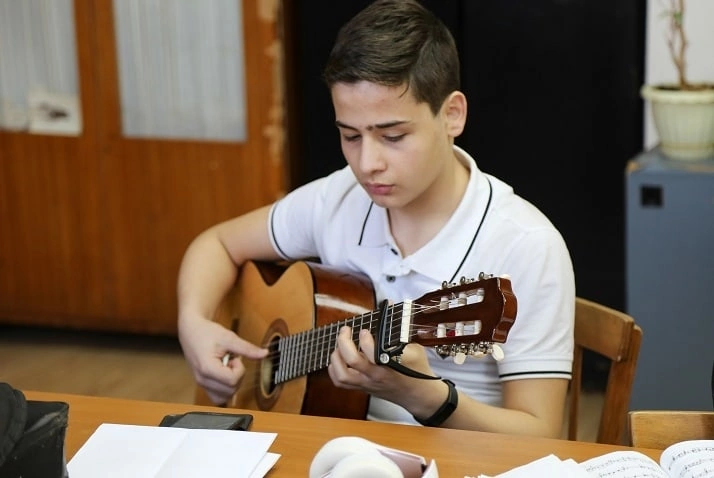 Уроки гитары и вокала