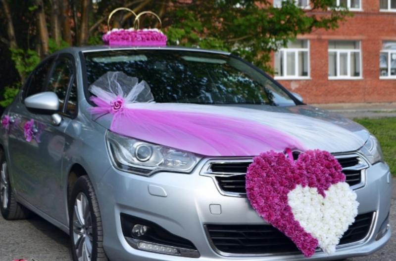 Татьяна :  Аренда свадебных украшений на машину 