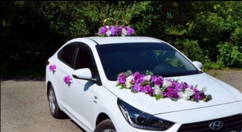 Татьяна :  Аренда свадебных украшений на машину 