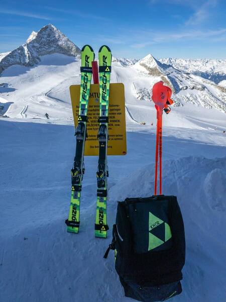 Инструктор по горным лыжам