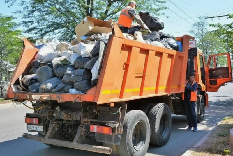 Виталий:  Вывоз мусора в Тайцах