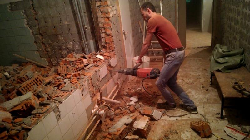 Николай:  Демонтаж стен