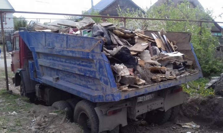 Илья:  Вывоз дачного и строительного мусора