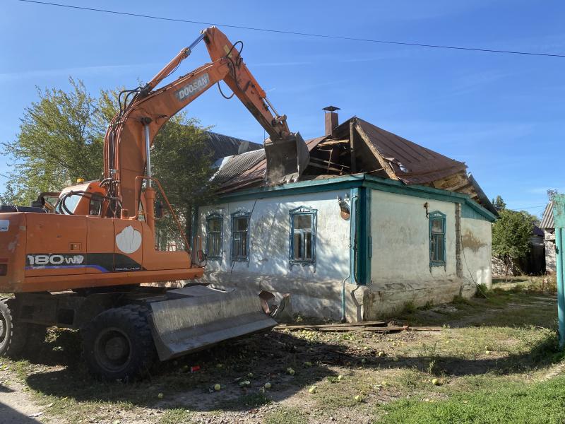 Алексей:  Снос зданий демонтаж домов с вывозом мусора 