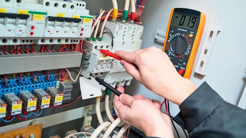Илья:  Услуги электрика и мелкий бытовой ремонт