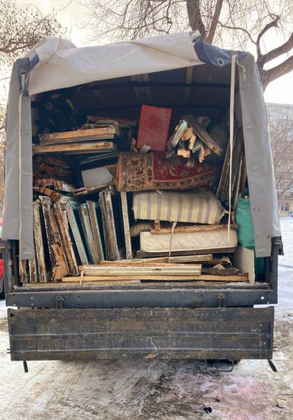Владислав:  Утилизация вывоз мусора,техники,веток,мебели,досок