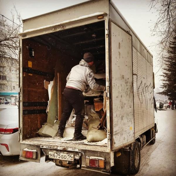 Руслан Русланович:  Вывоз мусора. Вывоз строительного мусора, мусор с дач.