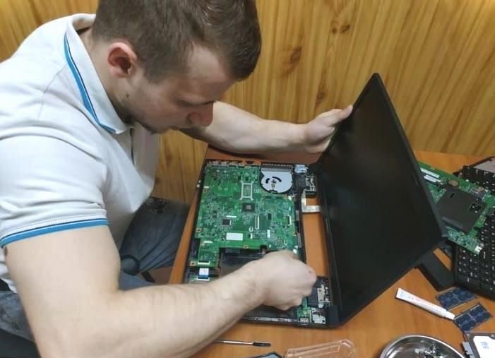 Денис:  Ремонт компьютерной техники в городе Курск