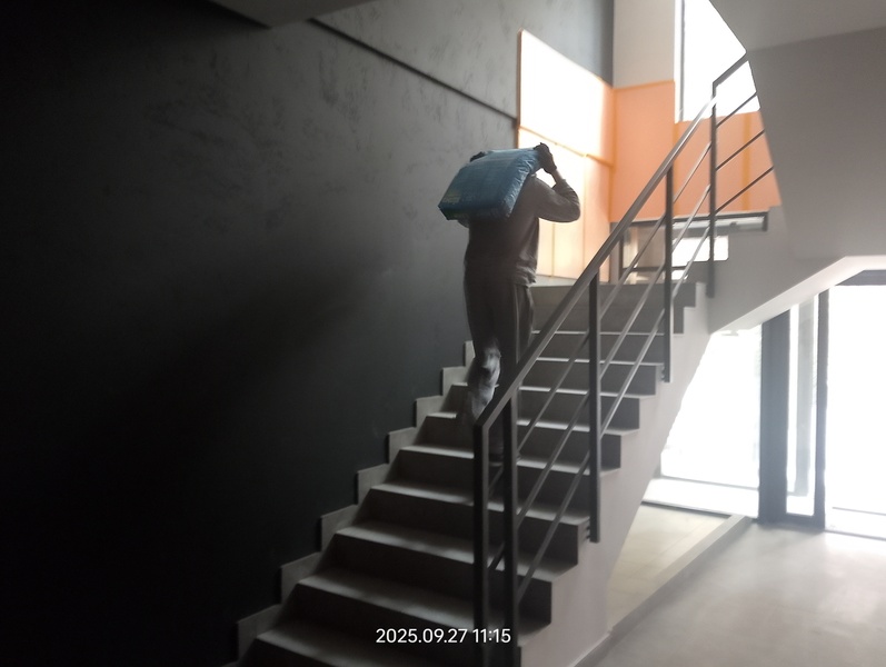 Разгрузка и подъём стройматериалов. Разгрузка и подъём стройматериалов.