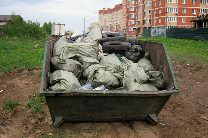Виталий:  Вывоз мусора в Больших Колпанах