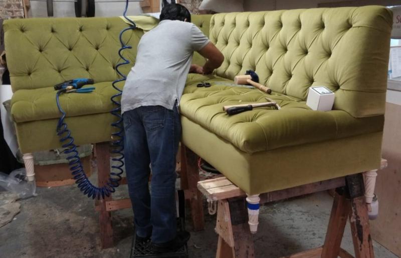 Арсений:  Ремонт мягкой мебели на дому или в мастерской