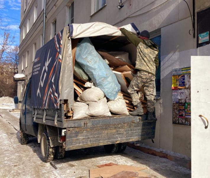 Сергей:  Вывоз мусора и старой мебели после ремонта