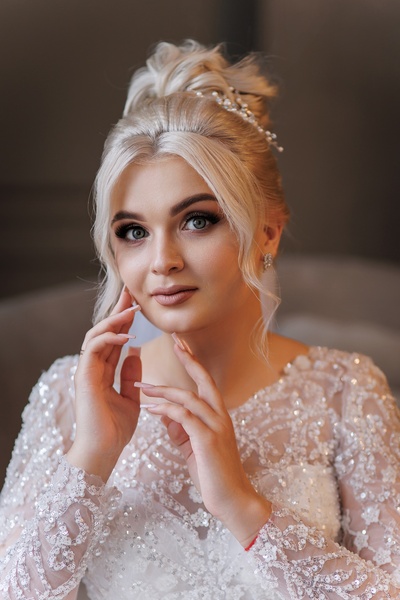 30 000 — цена с октября по май. 

35 000 рублей — цена с июня по сентябрь.

Стандартный пакет
Видеосъемка торжества (до 10 часов). 

— Создание свадебного клипа (3-5 минут).
— Монтаж регистрации и банкета.  
— Интервью гостей и молодоженов
— Работа осуществляется только по договору.  
— Предоплата за резервирование даты составляет 10 000 рублей. 