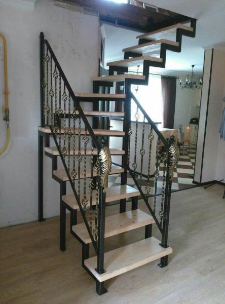 Сергей:  Изготовление лестниц 