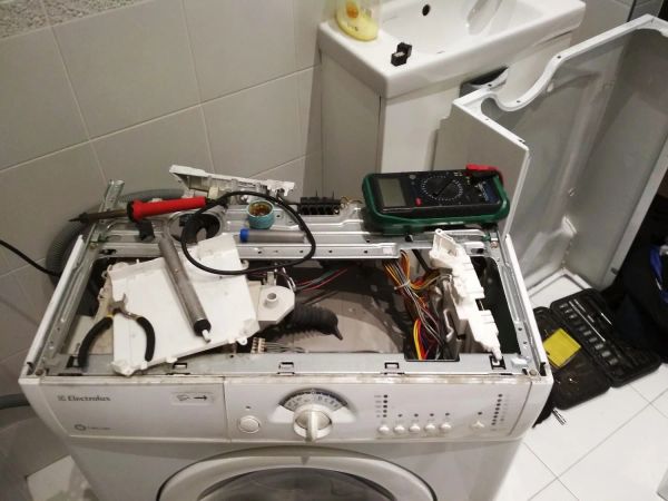 Олег:  Ремонтирую стиральные машины на дому Волгоград