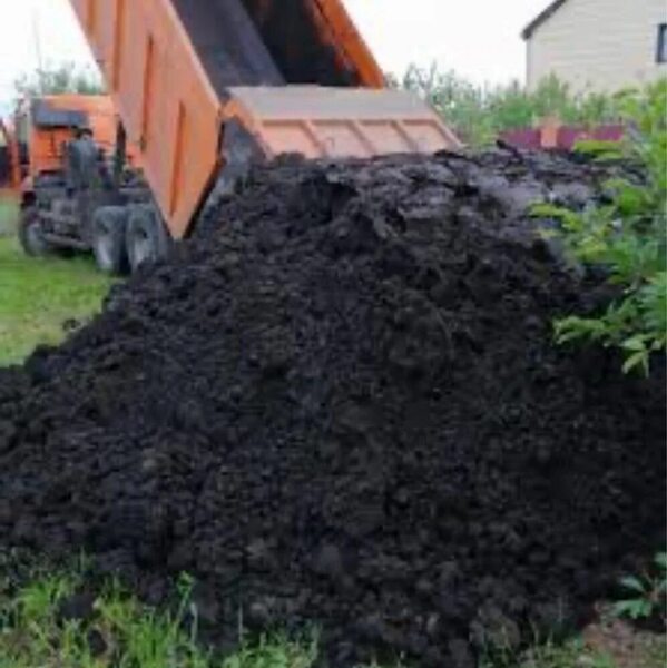 Навоз, перегной, чернозем, грунт в мешках и навалом