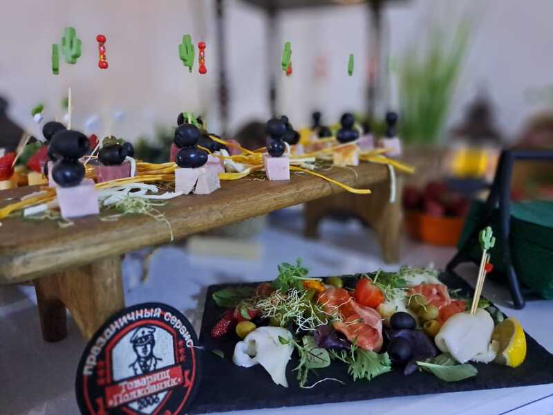 Выездной кейтеринг на празднование 23 Февраля в Москве и Подмосковье. Заказать кейтеринг на 23 Февраля.