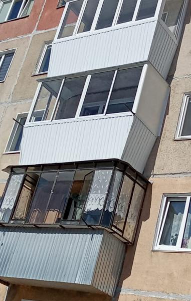 Мастерская.:  Белоснежные балконы купе.